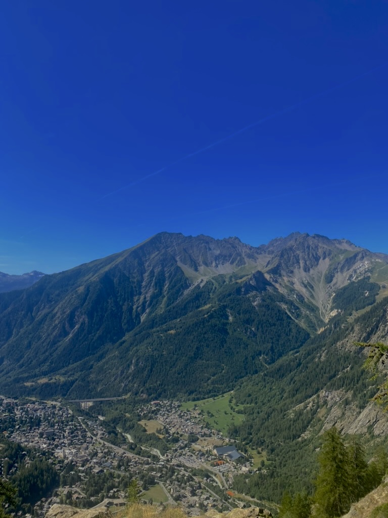 Vedere spre Courmayeur